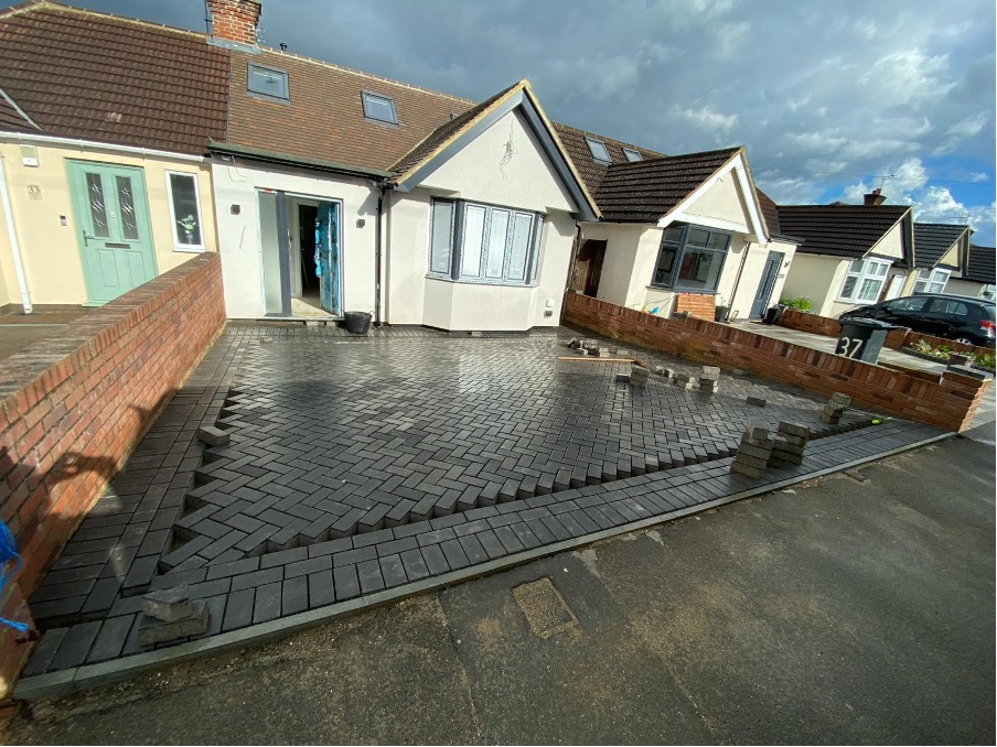 4 Extended developed Bangalow, full refurbishment to create extra bedroom on loft and modern living space on extended kitchen.